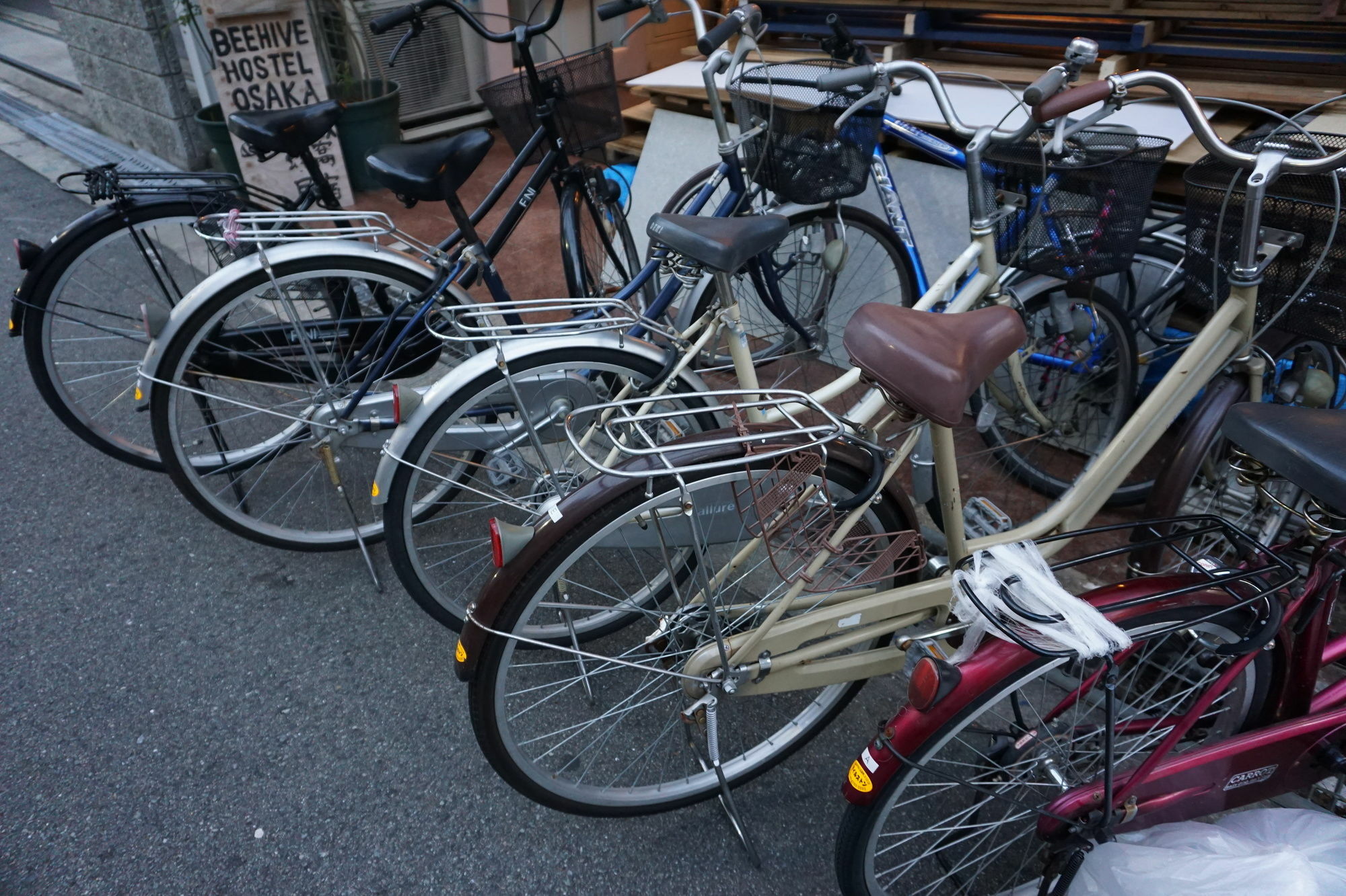 Beehive Hostel Osaka Zewnętrze zdjęcie